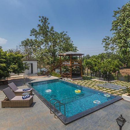 Saffronstays Riverfront Manor, 5-Bdr Pool Villa By Pej River كارجات المظهر الخارجي الصورة