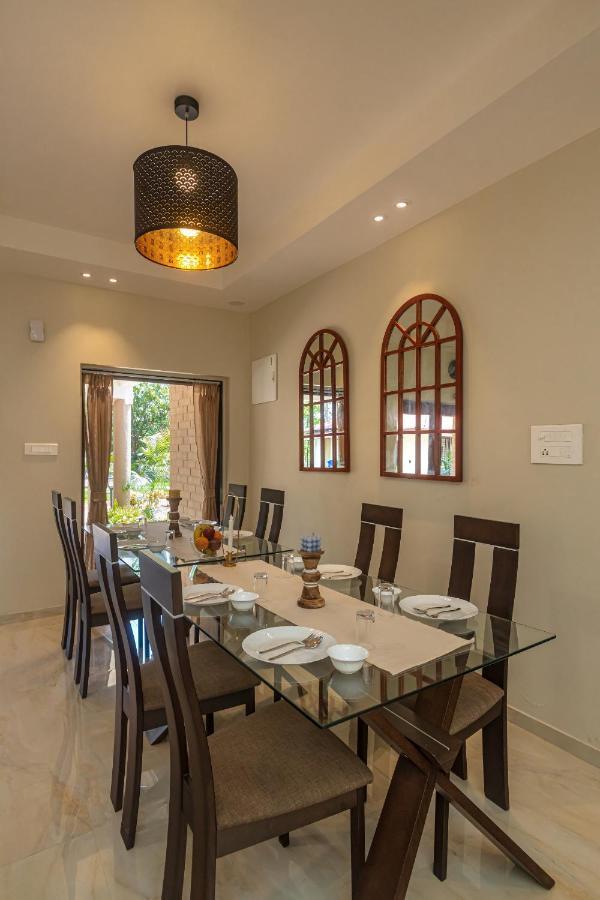 Saffronstays Riverfront Manor, 5-Bdr Pool Villa By Pej River كارجات المظهر الخارجي الصورة